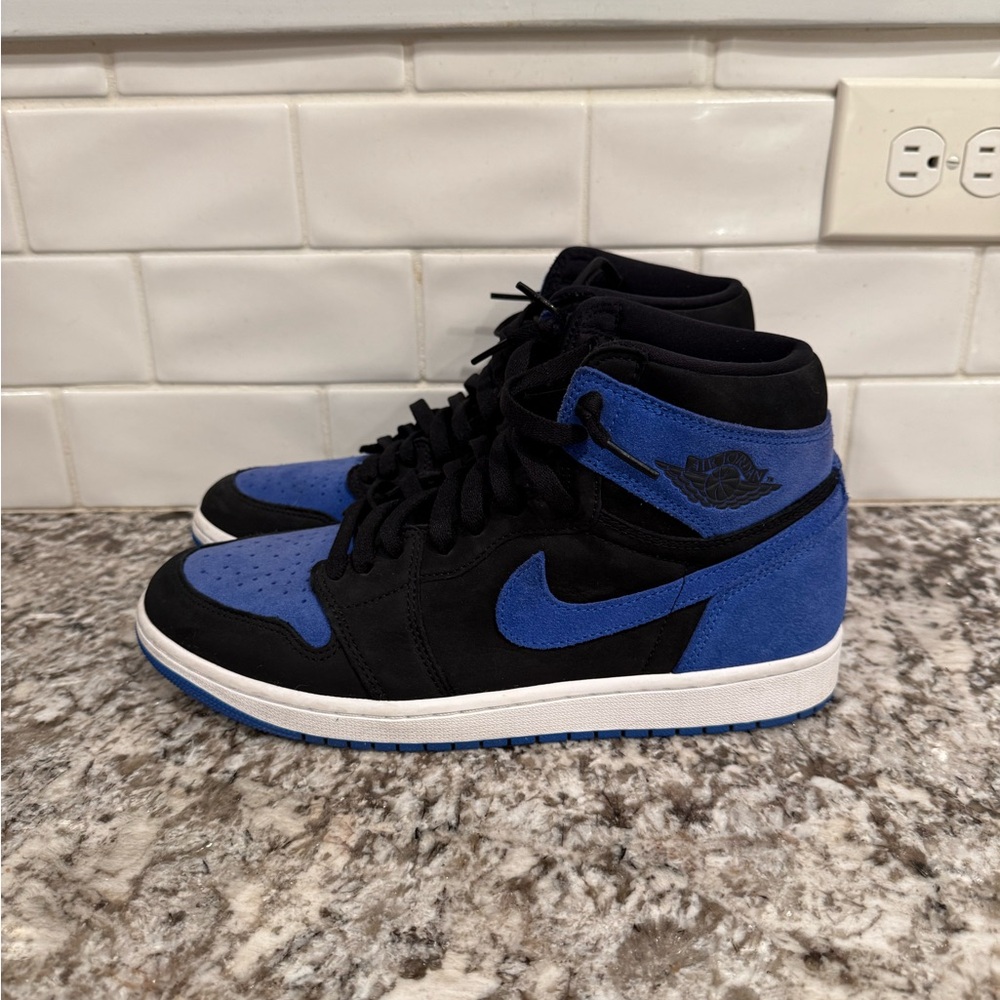 Men’s Jordan 1 Royal Reimagined (size 10) - Picture 3 of 10